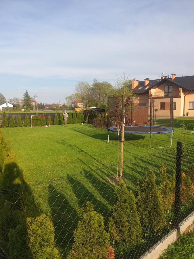 Aris Pokoje Goscinne Wojnicz Exterior foto